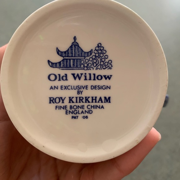 Fine bone china exclusive design by Roy kirkham - Picture 4 of 4